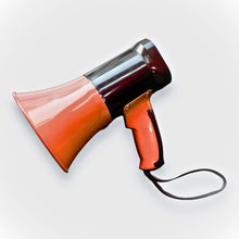 400 m Handheld Megaphone with recorder, USB and memory card input. Talk, record, play, siren, music